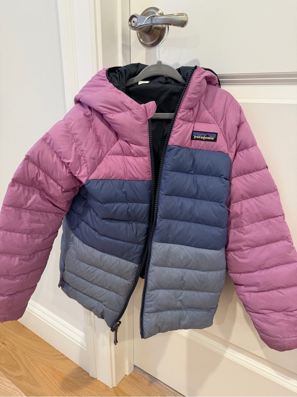Patagonia Kids' Reversible Down Sweater™ Hoody size 5T-6T XS